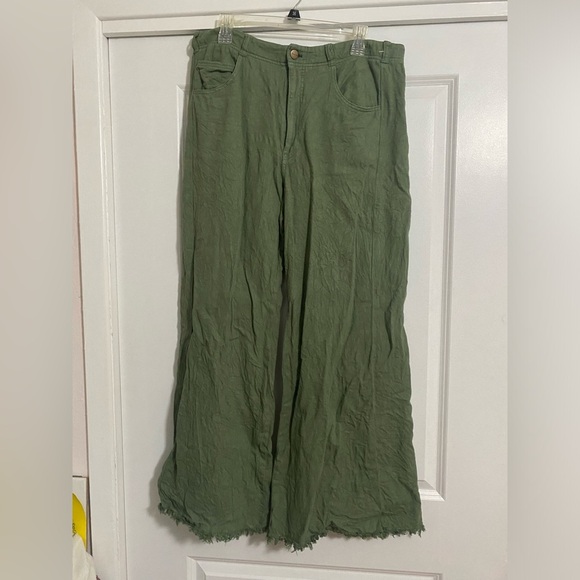 THE ADI MID-RISE FRAYED RELAXED FLARE PANTS BY PILCRO: LINEN EDITION - Picture 2 of 6